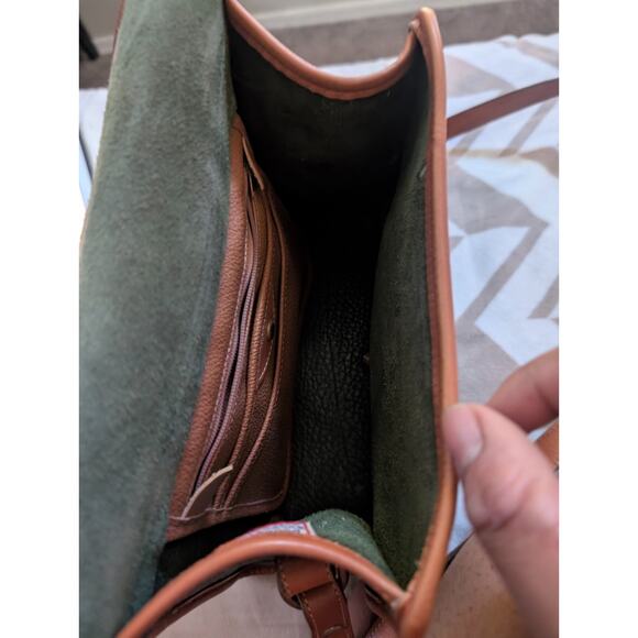green and brown dooney and bourke purse - Picture 4 of 5